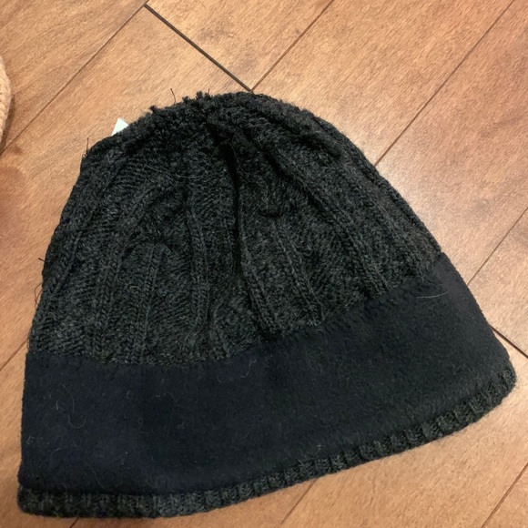 Winter Tuque - Picture 4 of 5